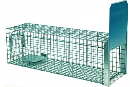 Medium felle for bla. rev, grevling og mårhund med enn inngang. 120x34x34