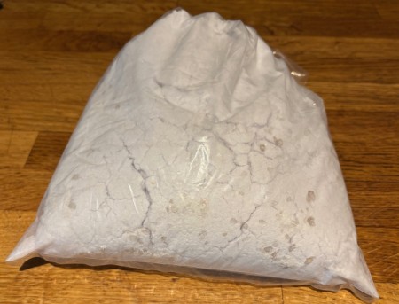 Kunstig snø for dekorasjoner