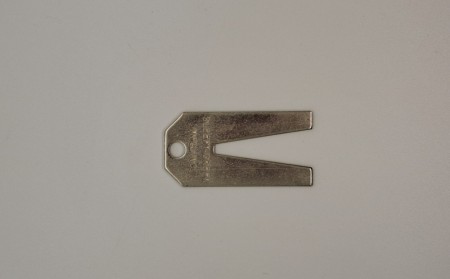 Halestripper for å feste i bord